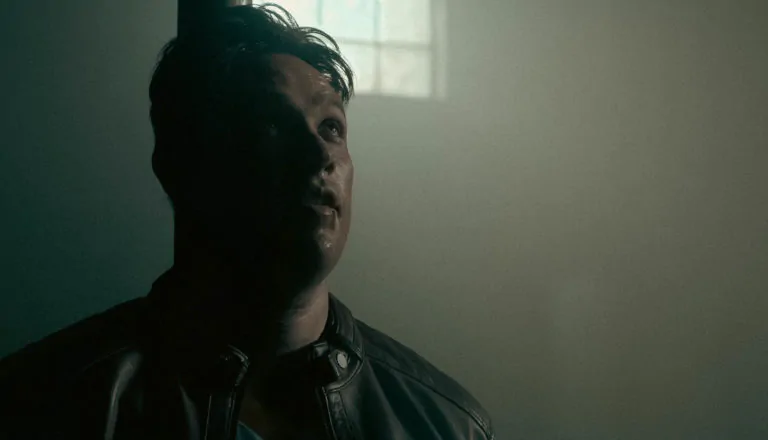 Момент из 11 серии 1 сезона