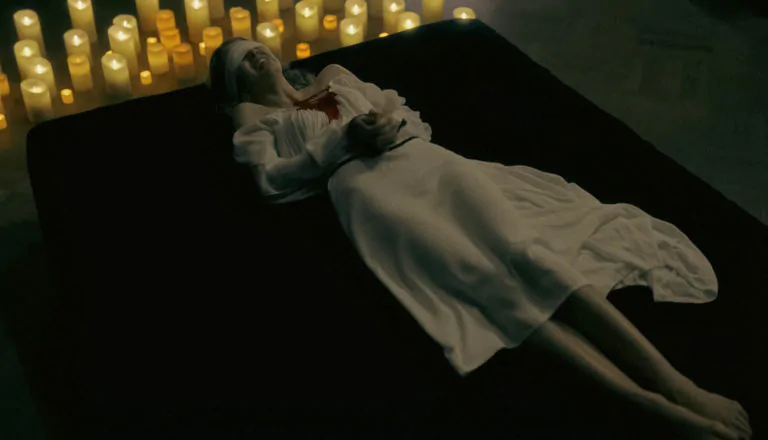 Момент из 12 серии 1 сезона